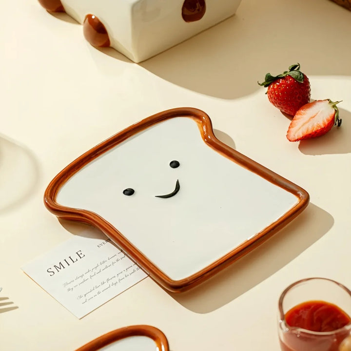 Cute Toast-Shaped Ceramic Dish Set (7 Pieces) with Smiling Faces and Storage Box – Kawaii-Style Fruit and Dessert Plates for Breakfast or Afternoon Tea – Kitchen Decor &amp; Tableware